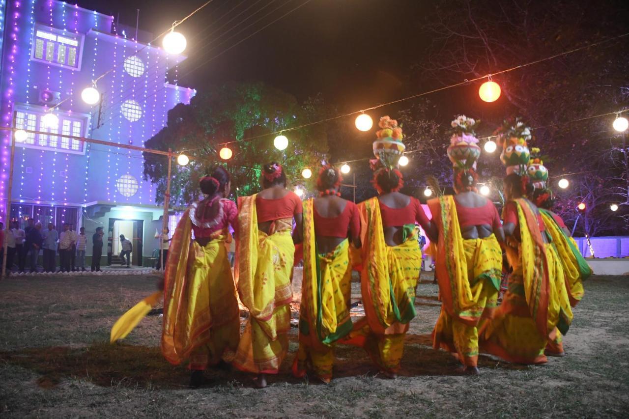 Jhargram Eshani Hotels And Guest House ภายนอก รูปภาพ