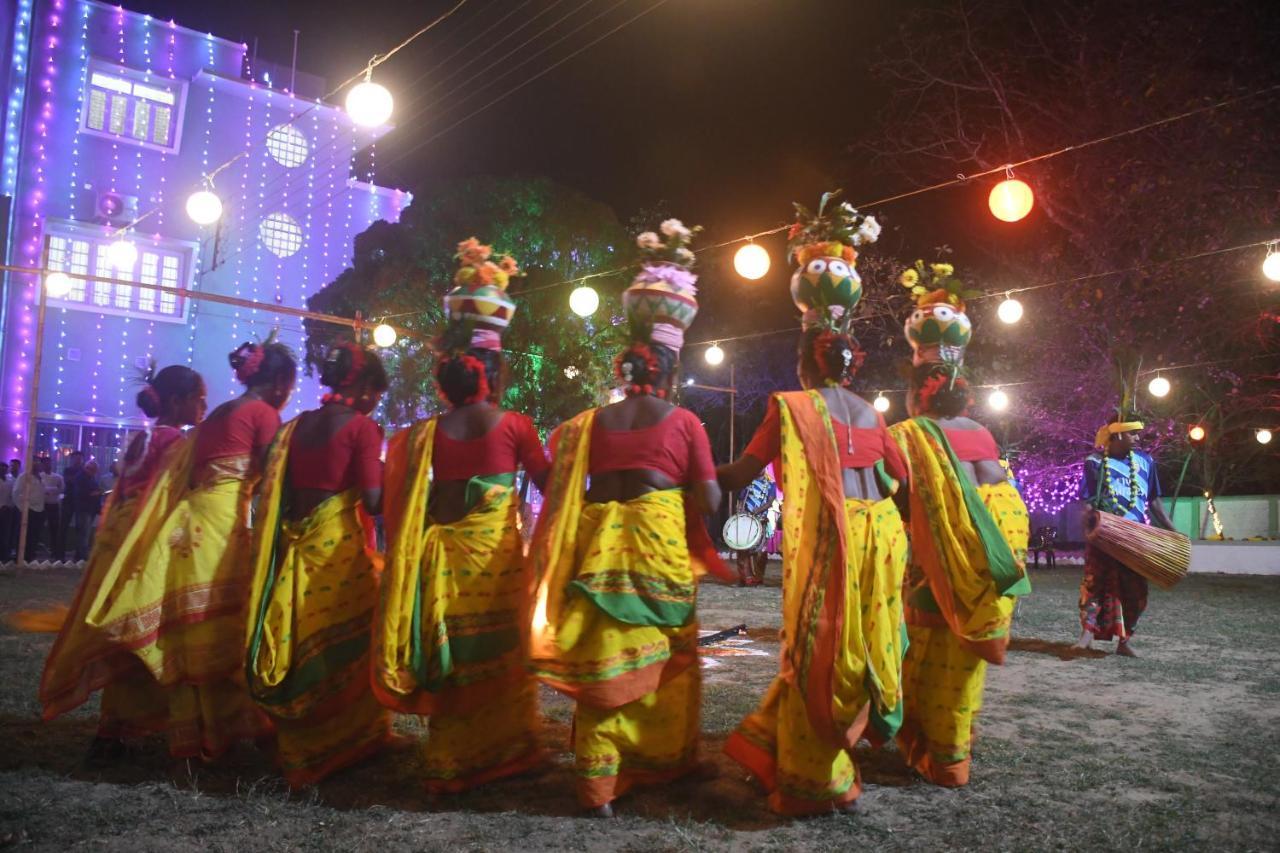 Jhargram Eshani Hotels And Guest House ภายนอก รูปภาพ
